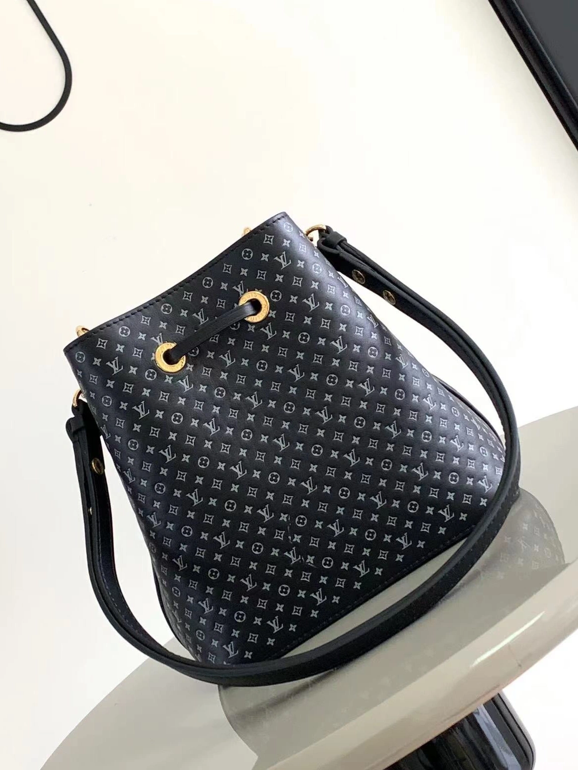 First bag ru NÉONOÉ VUITTON BB LOUIS 0710